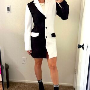 New DressSuit Steve Madden size S half white Half Black Half White